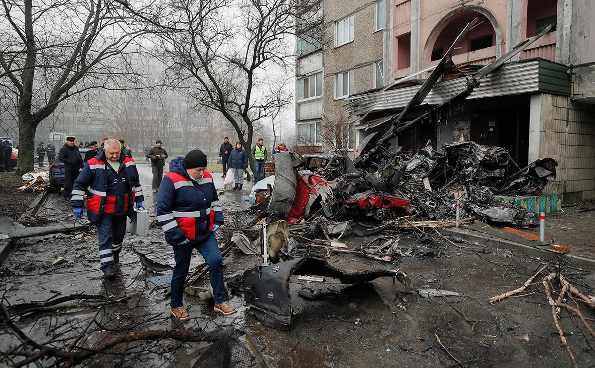 Обломки на месте крушения вертолёта в&nbsp;Броварах,&nbsp;18 января 2023 г.