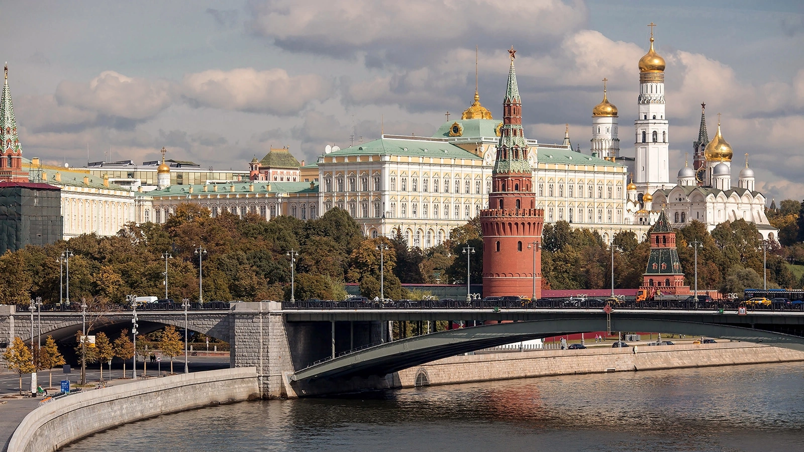 Синоптик рассказал, сколько продлится бабье лето в Москве