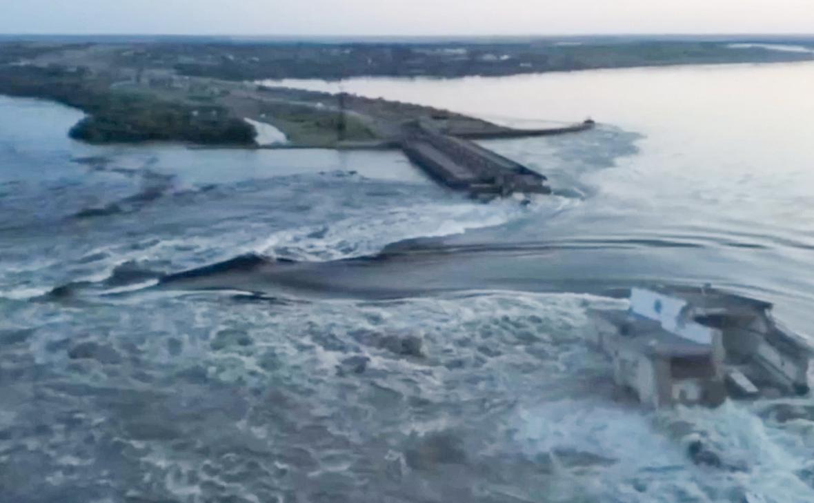 Последствия разрушения задвижек на Каховской ГЭС