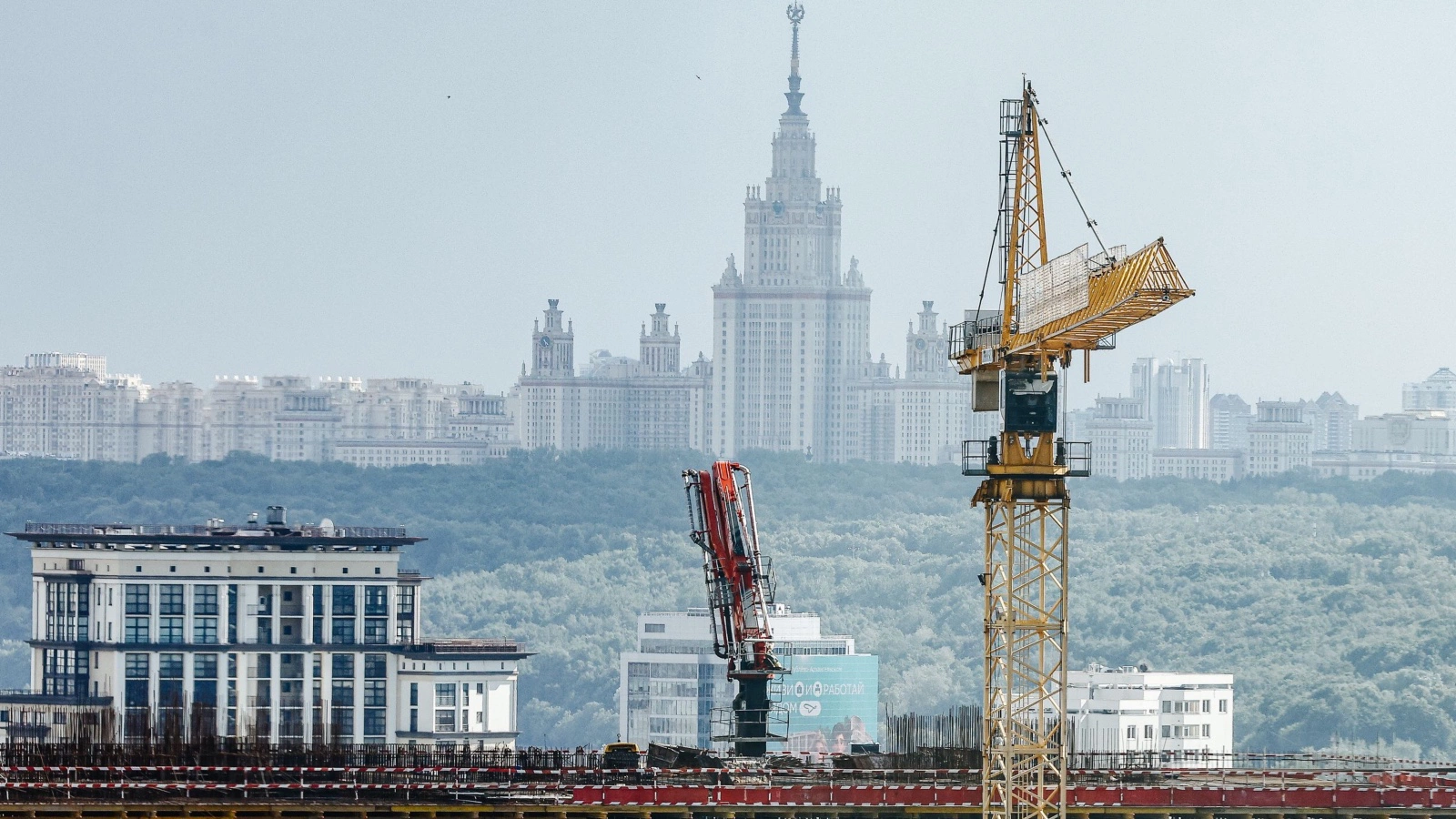 Власти получат право определять, куда переселять людей во время реновации