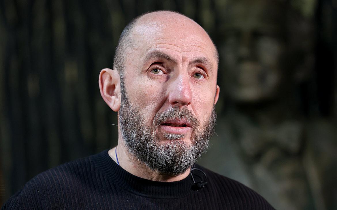 Силовики пришли с обысками к главе Михайловского театра и МХАТ Кехману