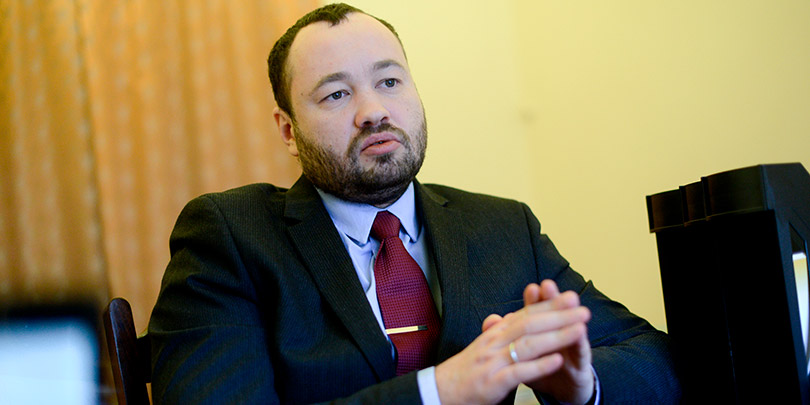 Депутат попросил Генпрокуратуру проверить рэп-баттл Oxxxymiron и Гнойного