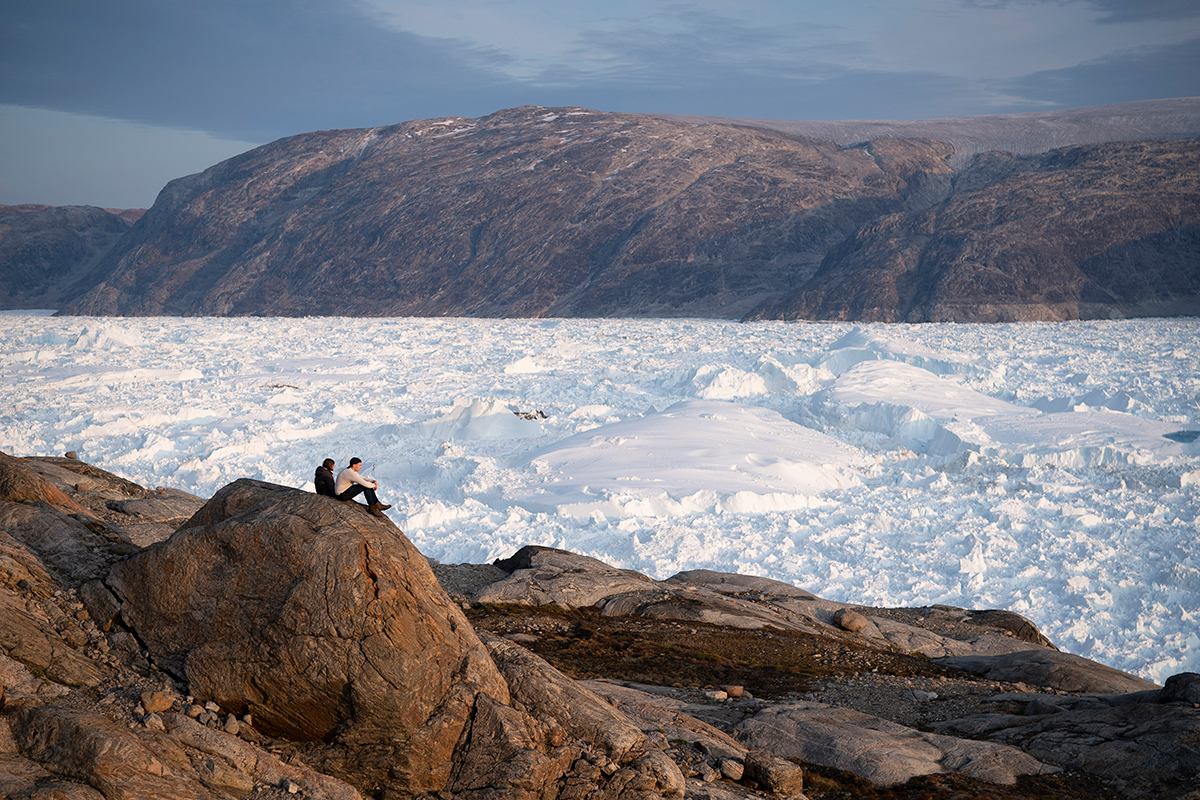Американские ученые наблюдают за тающим ледником Хельхайм