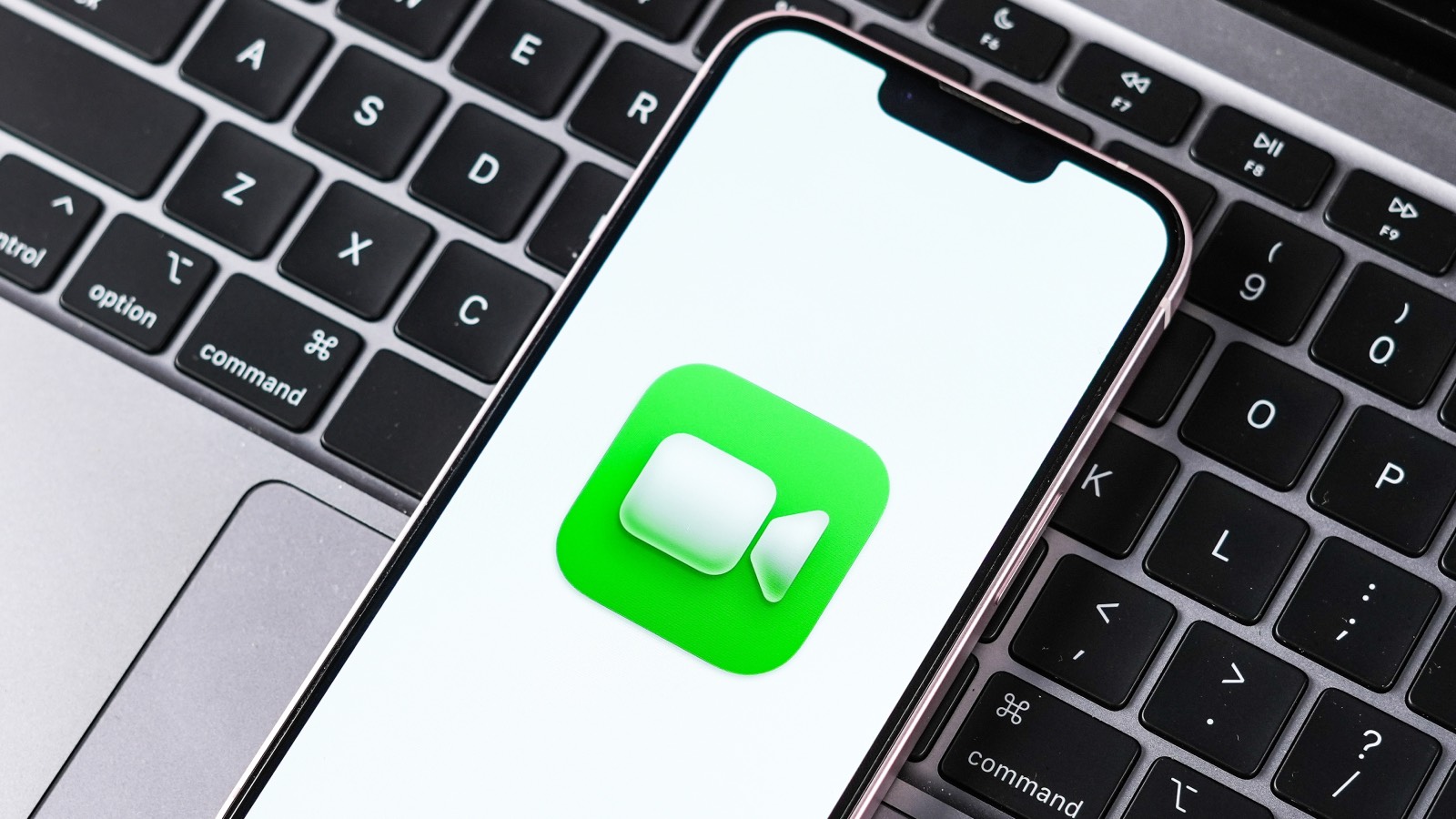 В России заблокировали Facetime. Что это такое и как объяснили запрет