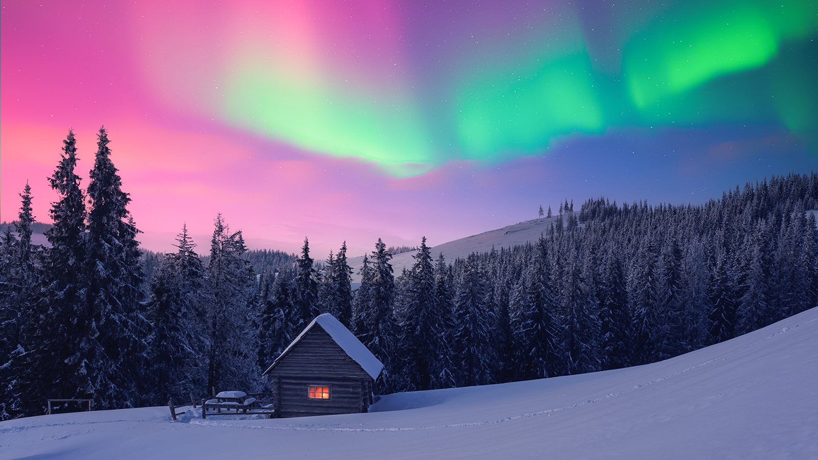 Вторая с начала года магнитная буря принесла яркие полярные сияния. Фото