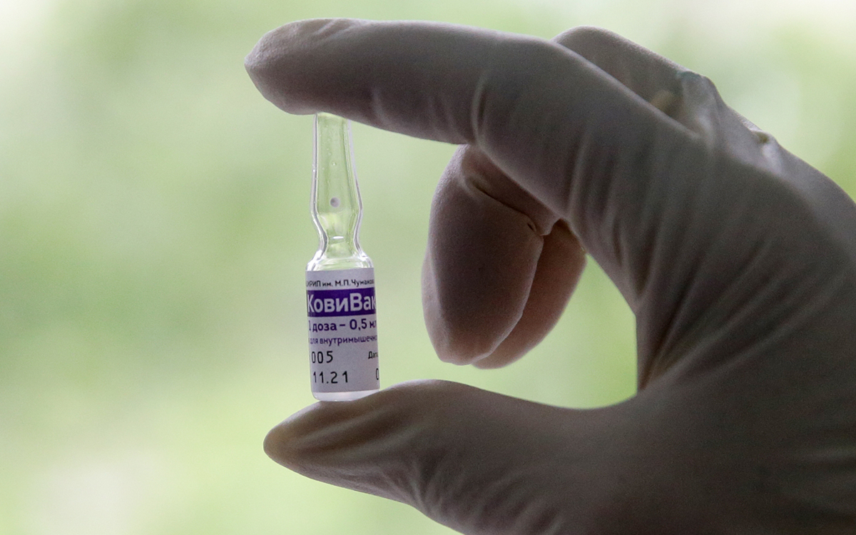 Ученые назвали причину популярности вакцины «КовиВак»