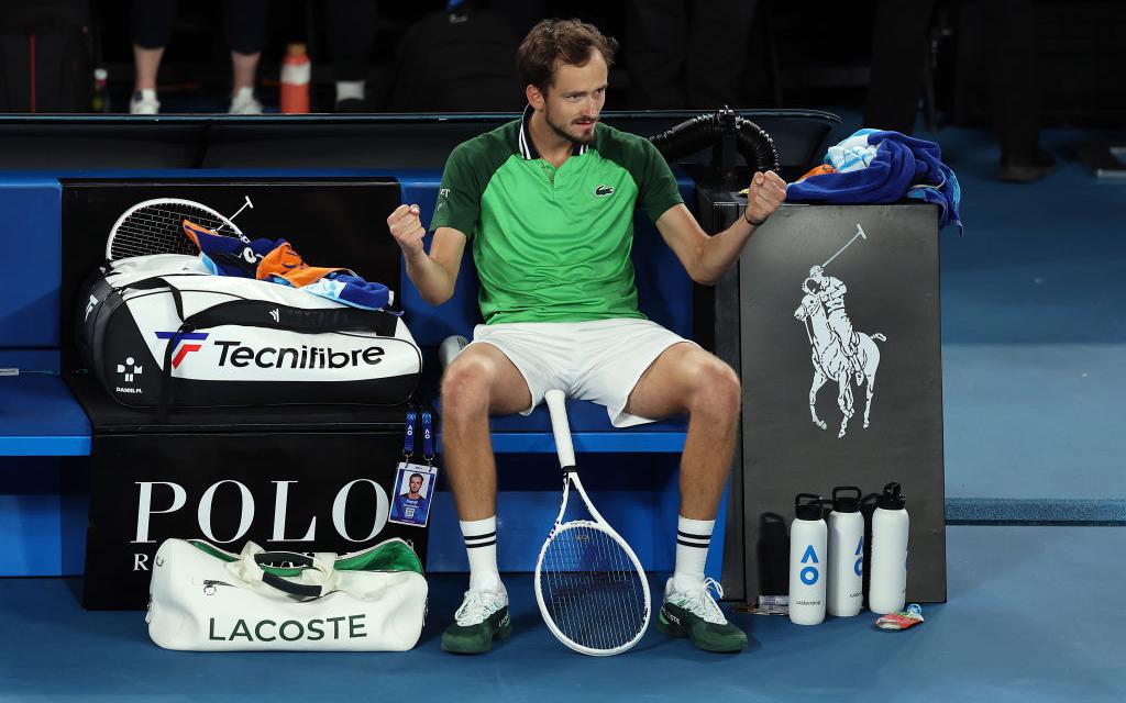 Медведев пошутил о недостатке сна после выхода в финал Australian Open