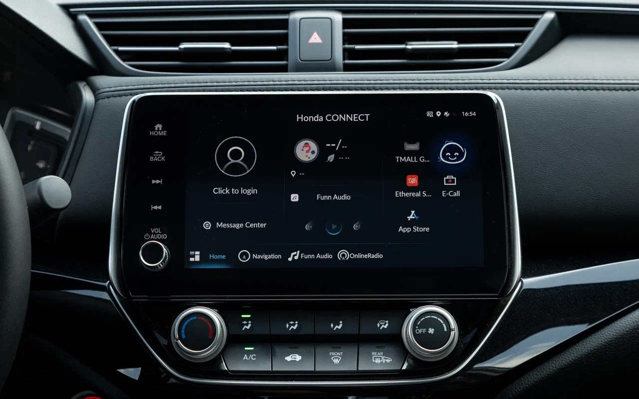 Встроенная навигация у Honda Crider в России бесполезна, а пообщаться с голосовым помощником смогут лишь те, кто владеет китайским