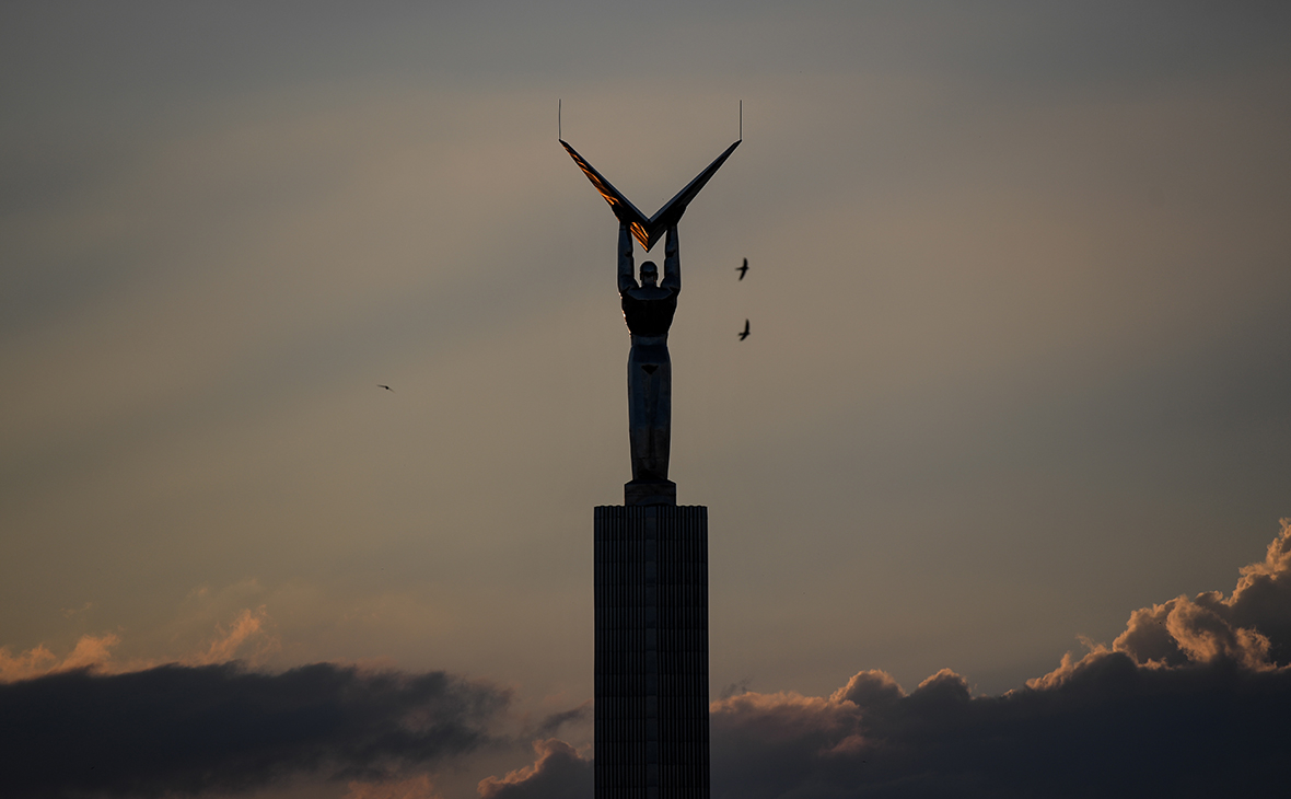 Монумент Славы на площади Славы в Самаре
