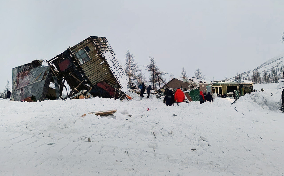 Последствия схода лавины в районе горнолыжного комплекса &laquo;Гора Отдельная&raquo; в Норильске, 9 января 2021 года