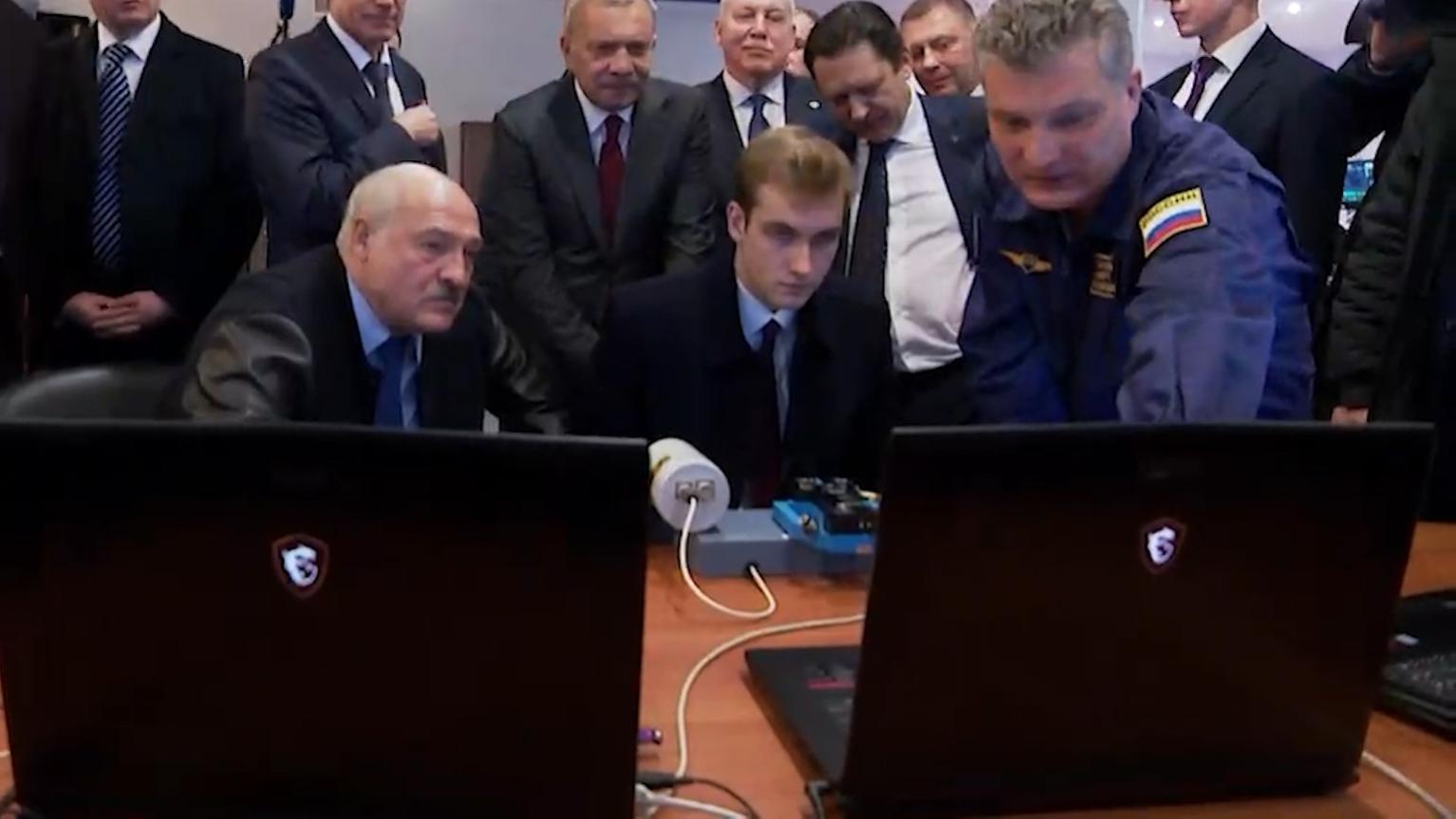 Сын Лукашенко потренировался стыковать «Союз МС» к МКС