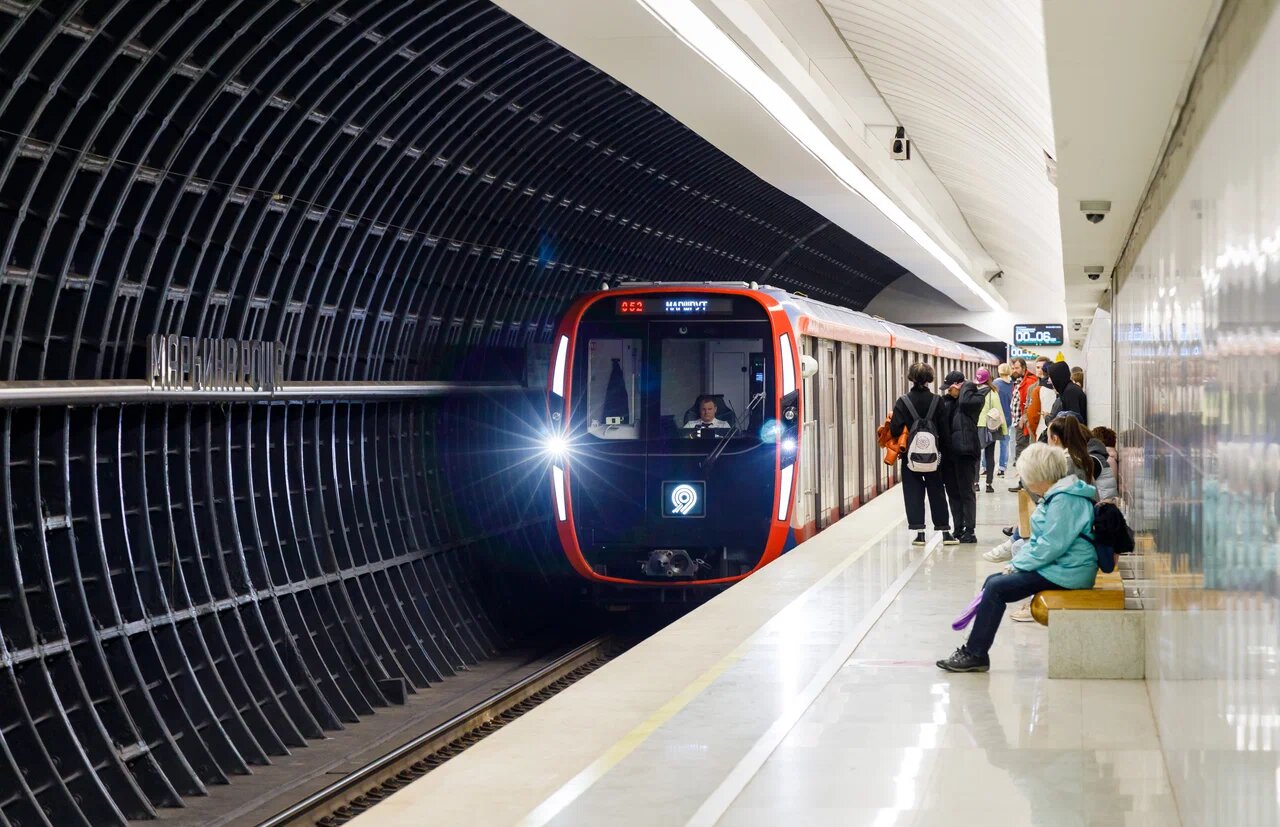 Поезд «Москва-2020» на Большой кольцевой линии московского метро