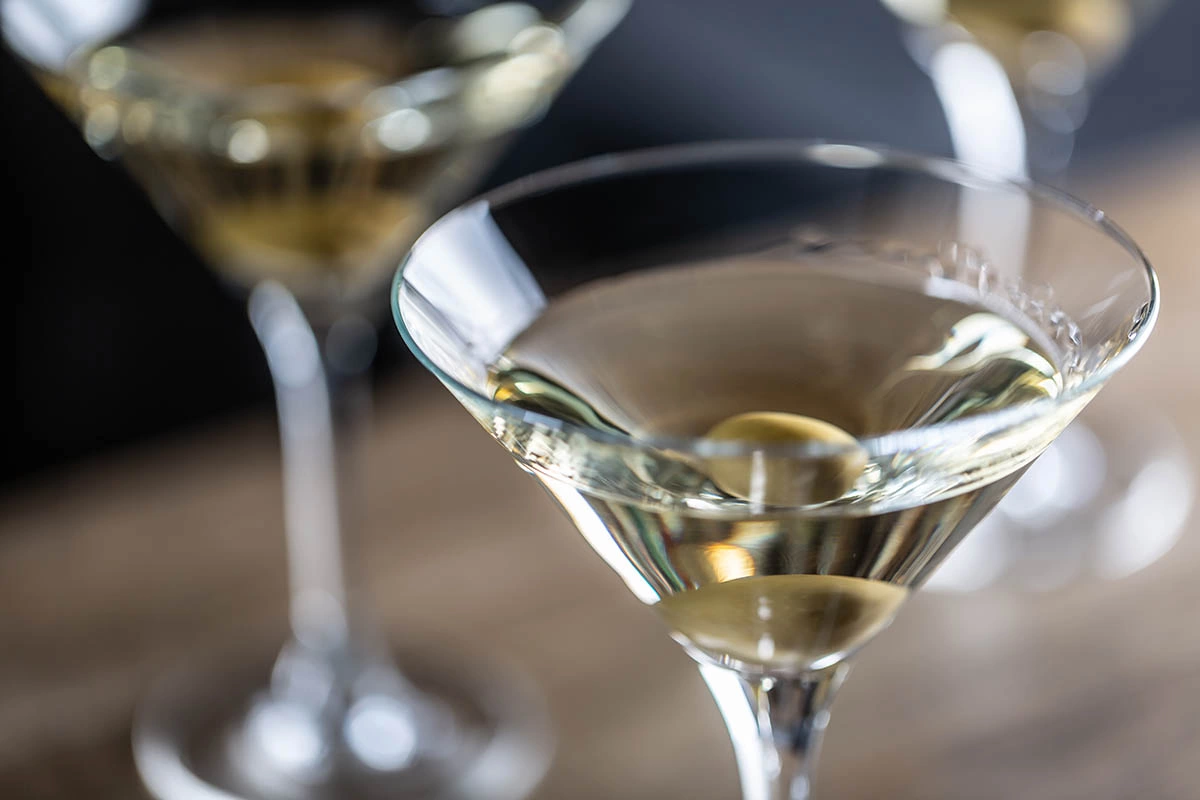 Самые удобные коктейли с белым вермутом — Vermouth Tonic, Bianco Soda и Bianco Spritz