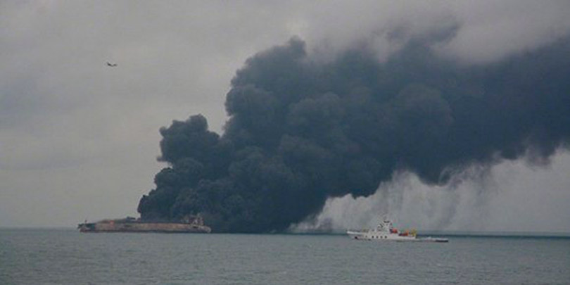 При столкновении двух кораблей у берегов Китая пропали 32 моряка