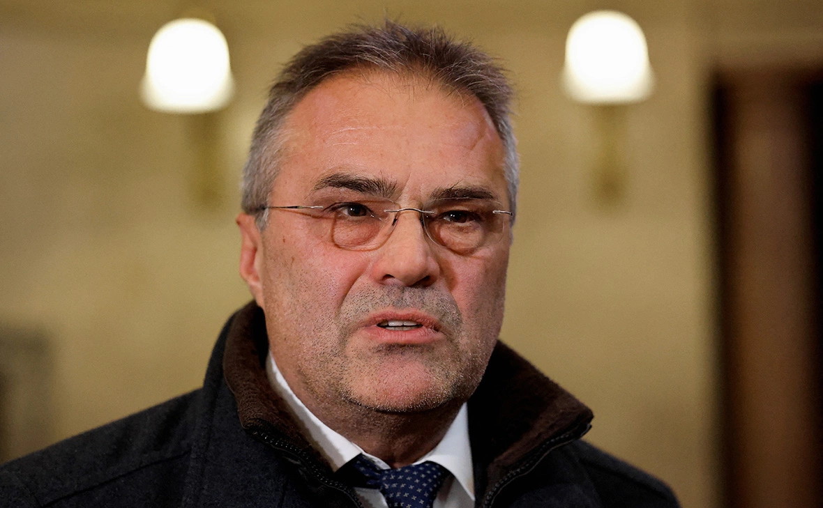 Lisa Leutner / Reuters