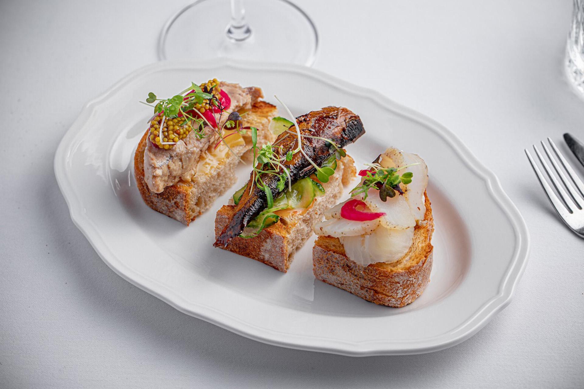 Ассорти бутербродов в ресторане&nbsp;&laquo;Рыба Мечты&raquo;