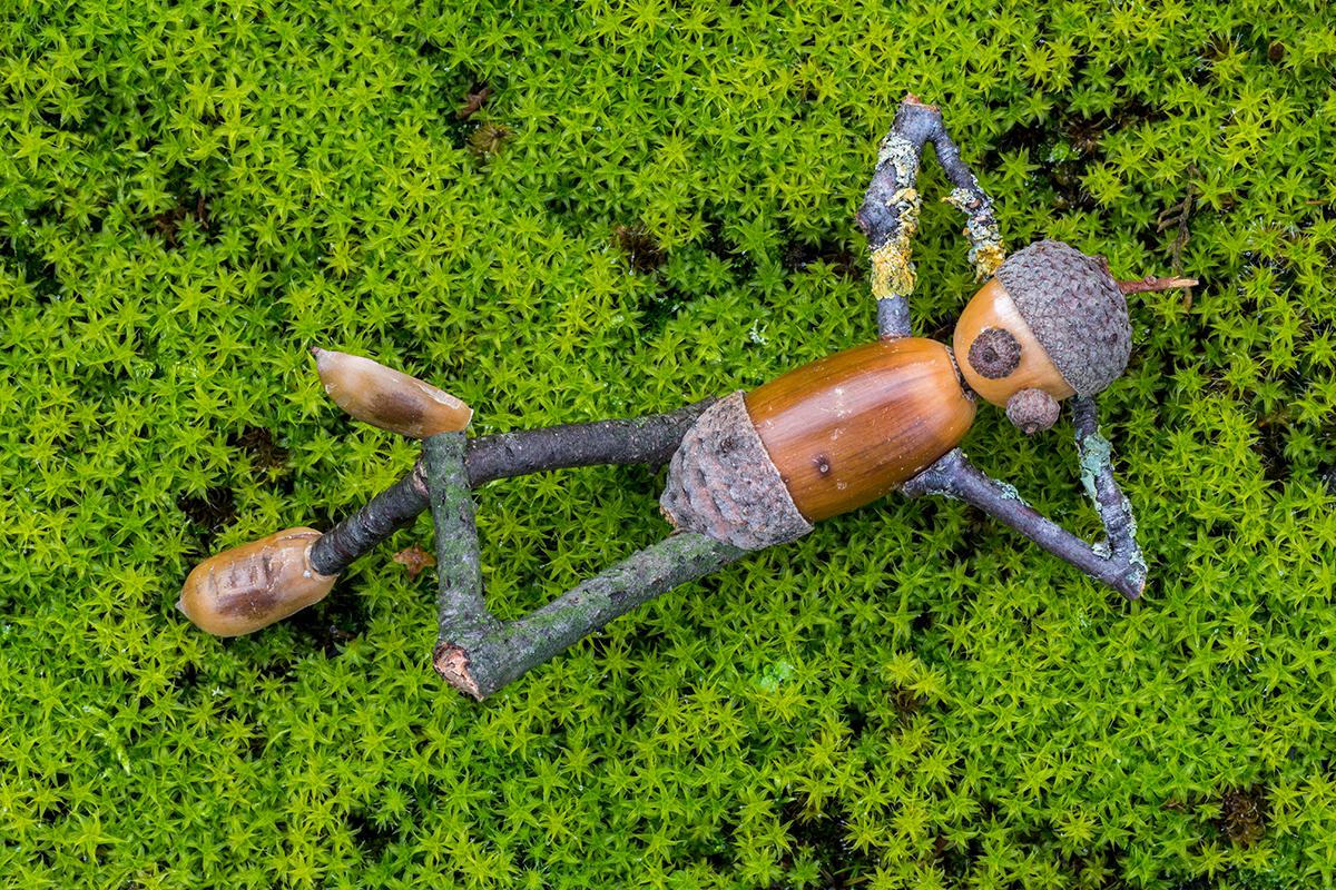 Веселые человечки из желудей — отличная идея для сюжетно-ролевых игр