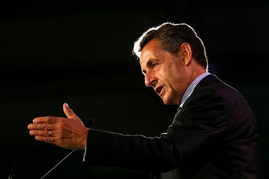 Николя Саркози произносит речь во время предвыборной гонки 2017 года в Пуасси, пригороде Парижа, во вторник, 6 сентября 2016 года