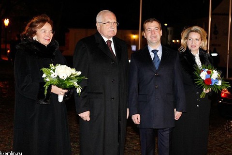 Дмитрий Медведев прибыл с официальным визитом в Прагу