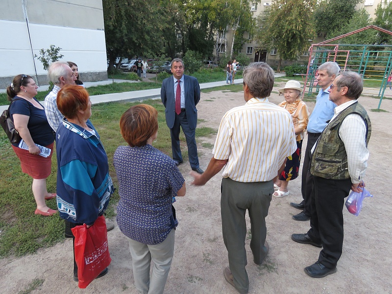Ренат Сулейманов на встрече с избирателями