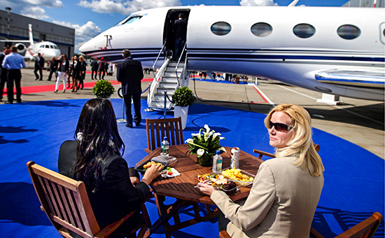 Международная выставка деловой авиации Jet Expo-2014 на территории центра бизнес-авиации Внуково-3