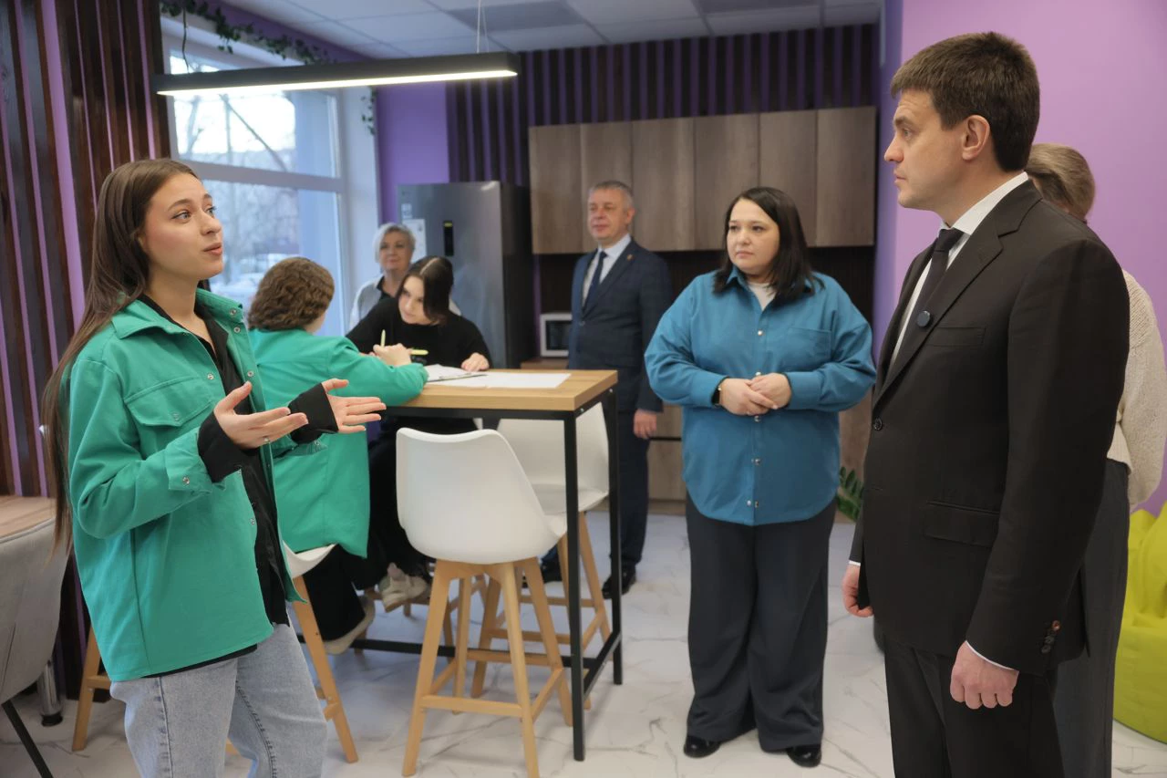 В Красноярске после ремонта открылся волон­тер­ский центр «Доброе дело»