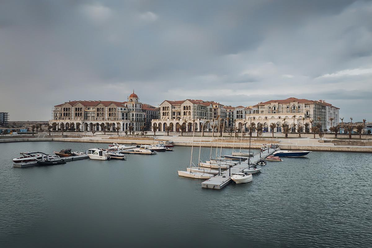 Длина береговой линии первого этапа&nbsp;достигает 3 км, по завершении&nbsp;проекта она будет достигать 7 км.