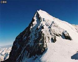 Эверест теряет высоту