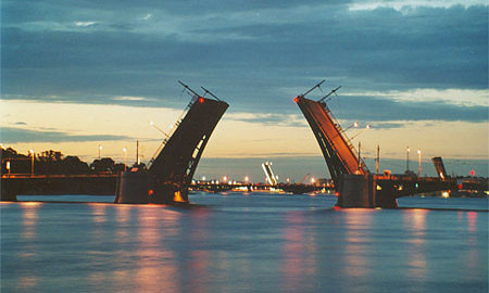 Разводка мостов в Санкт-Петербурге начнется 15 апреля