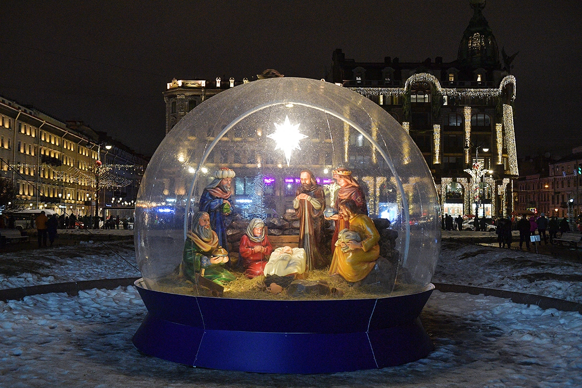 Рождественский вертеп у Казанского собора