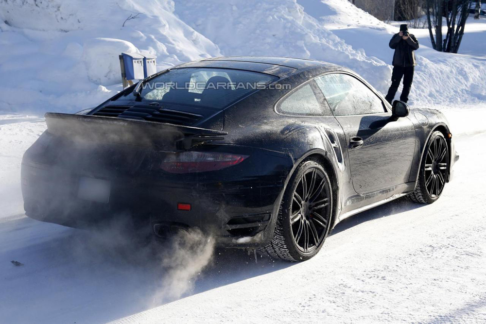Шпионы засекли новый Porsche 911 Turbo 
