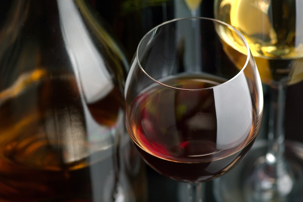 Пять ликерных вин с почтенным возрастом к старому Новому году