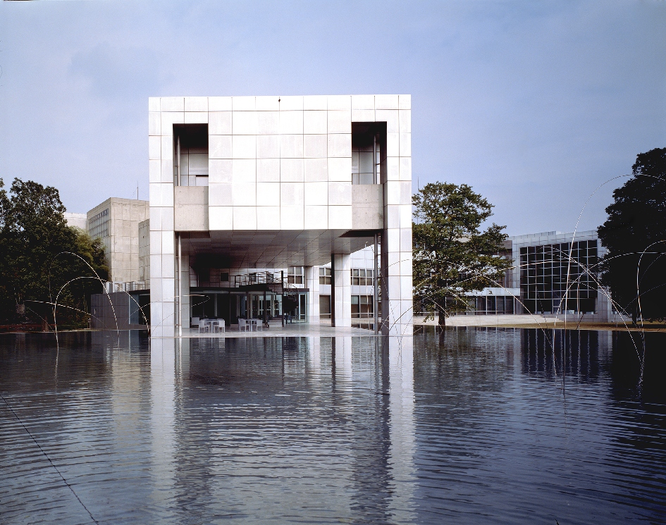 Музей современного искусства Gunma в Такасаки (1974)