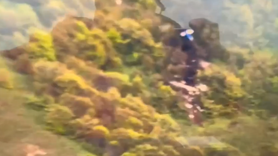 Кадры с обломками вертолета президента Ирана