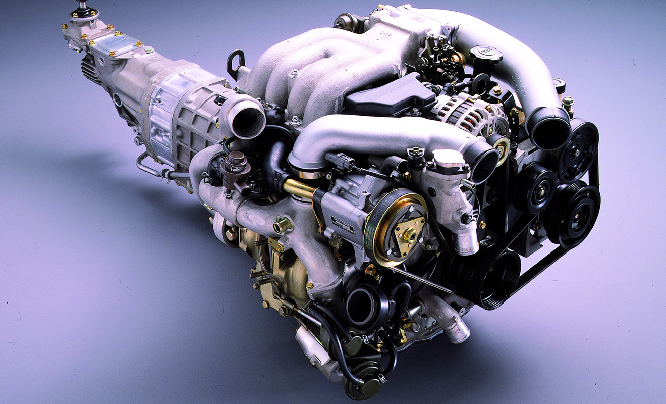 В сравнении с традиционным ДВС роторный двигатель имел более высокий КПД, а его компактные размеры позволяли установить его почти в любой автомобиль. Это было крайне актуально для Японии конца 1970-х с ее жестким налоговым регулированием в зависимости от класса автомобиля и объема двигателя. Первые роторы на RX-7 были атмосферными и выдавали немногим более 100 лошадиных сил. Затем появились наддувные версии, объем увеличился с 1,1 до 1,3 л, и, наконец, в 1992 году на модели третьего поколения дебютировал 13B-REW. Первые версии мотора имели мощность более 250 л. с., а к концу производства модели в 2002 году она выросла до 280 лошадиных сил.