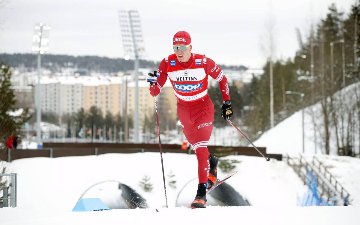 Лыжники сборной России вышли на награждение в мешках после слов Устюгова