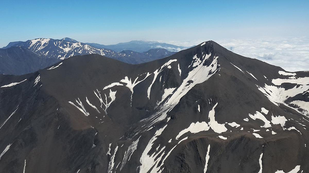 Крайняя южная точка России не имеет названия и находится в 2,2 км от горной вершины Рагдан