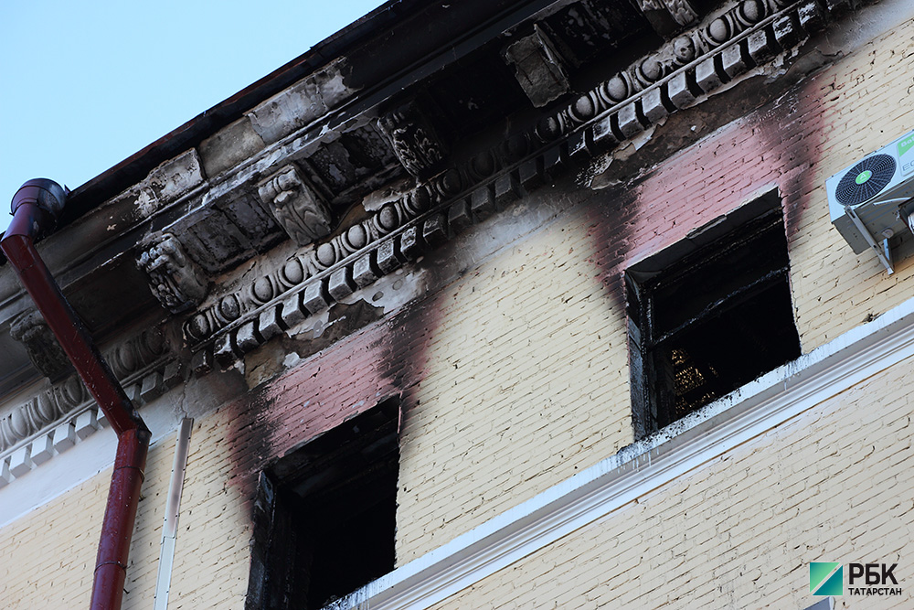 Последствия пожара в жилом доме на Кольце