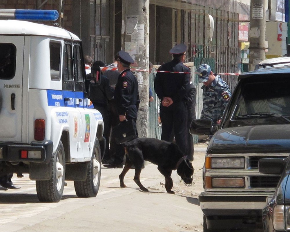 Погром в махачкале. Полиция Дагестана. Дагестанские полицейские. Полицейская машина Дагестан. Дагестанские полицейские машины.