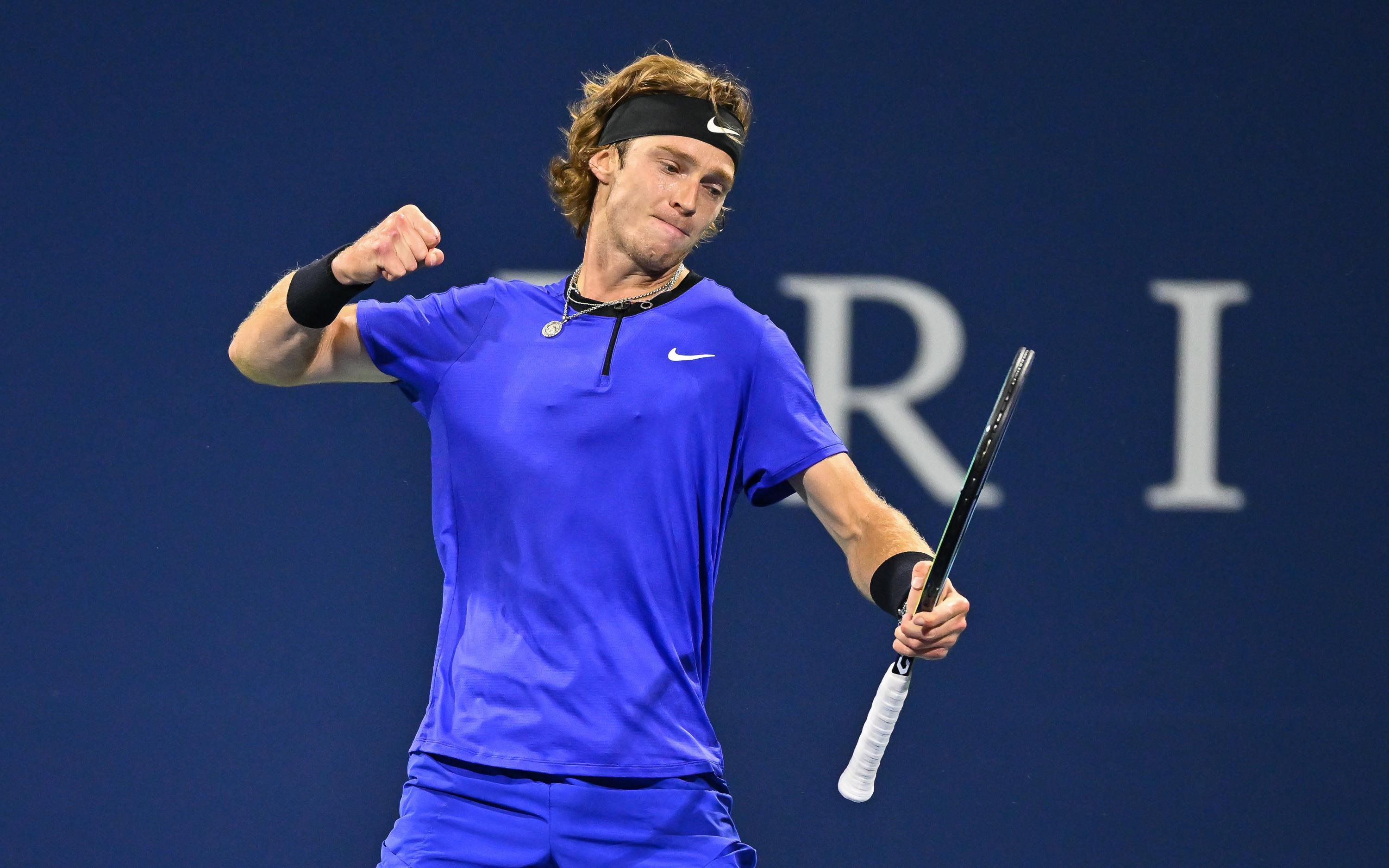 Теннис турниры 2023 мужчины. Рафаэль Надаль 2022. Andrey Rublev us open 2022. Рафаэль Надаль победа 2022. Андрей Рублев ЮС опен.