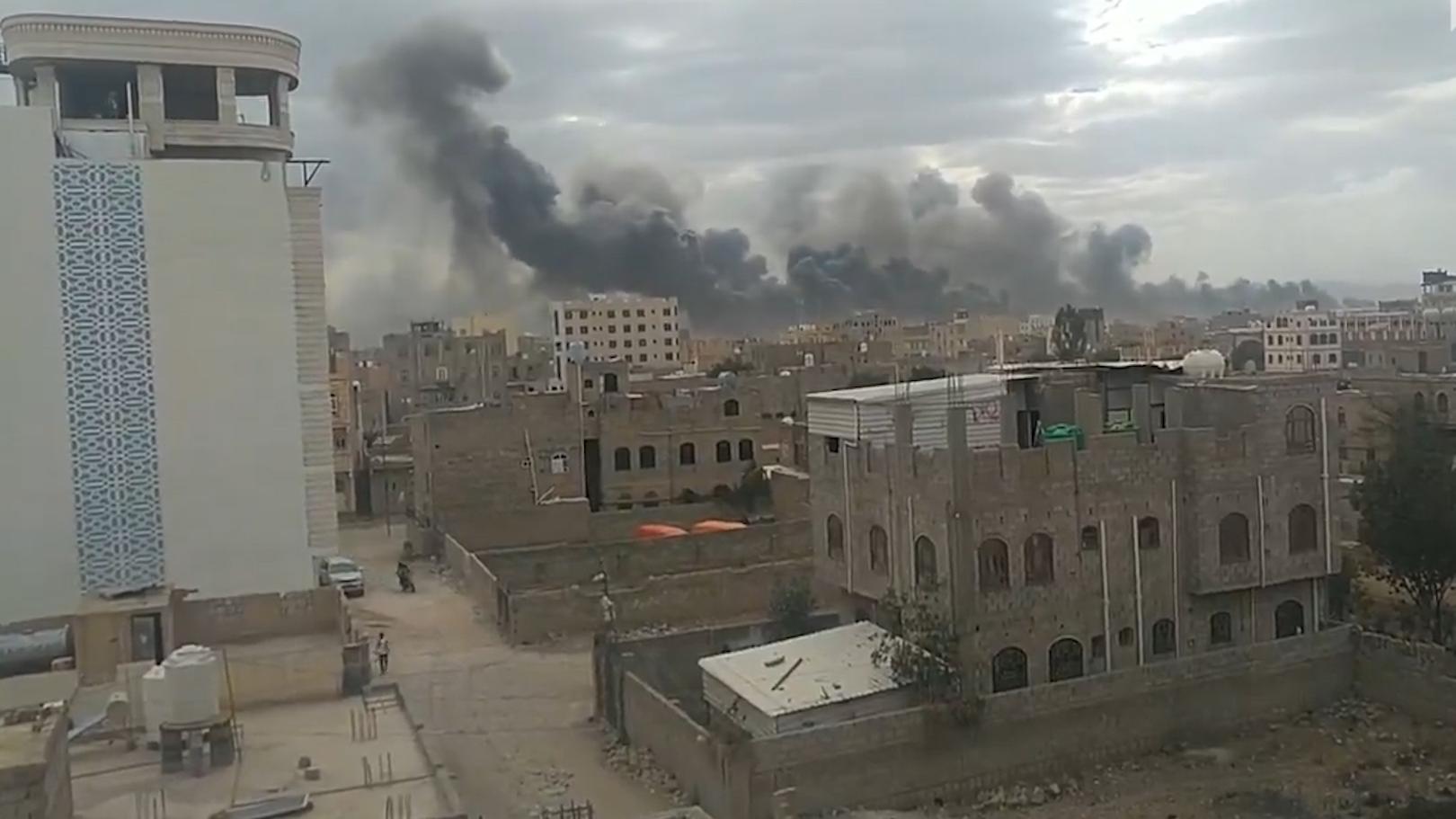 Армия Израиля нанесла удар по аэропорту столицы Йемена