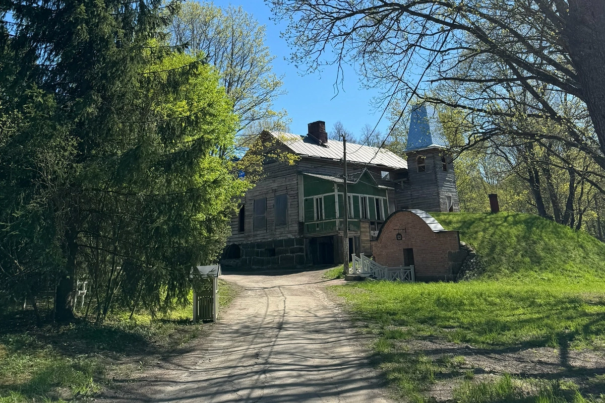 Усадьба Киискиля на реке Киискийоки (ныне — Ершиха) построил в 1816 году крупный землевладелец Фридрих Данненберг по проекту французского архитектора Луи Пьера Дюфурни де Вилье