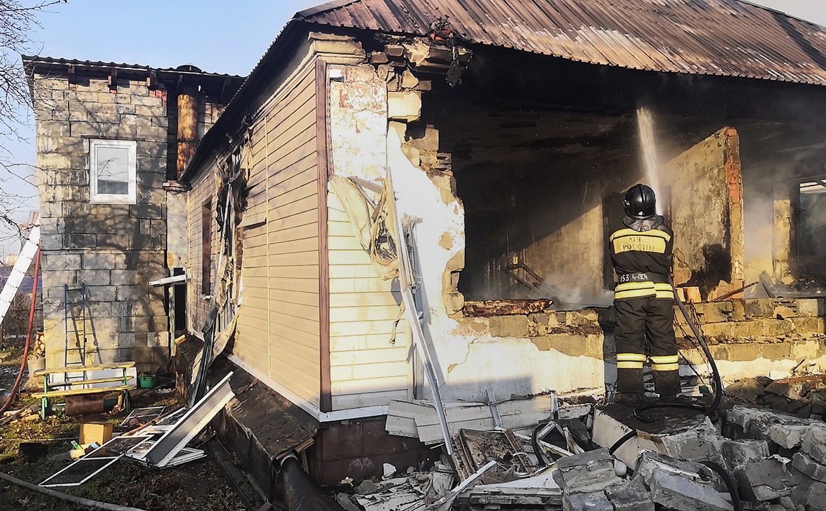 В Челябинске при пожаре погибли женщина и двое детей