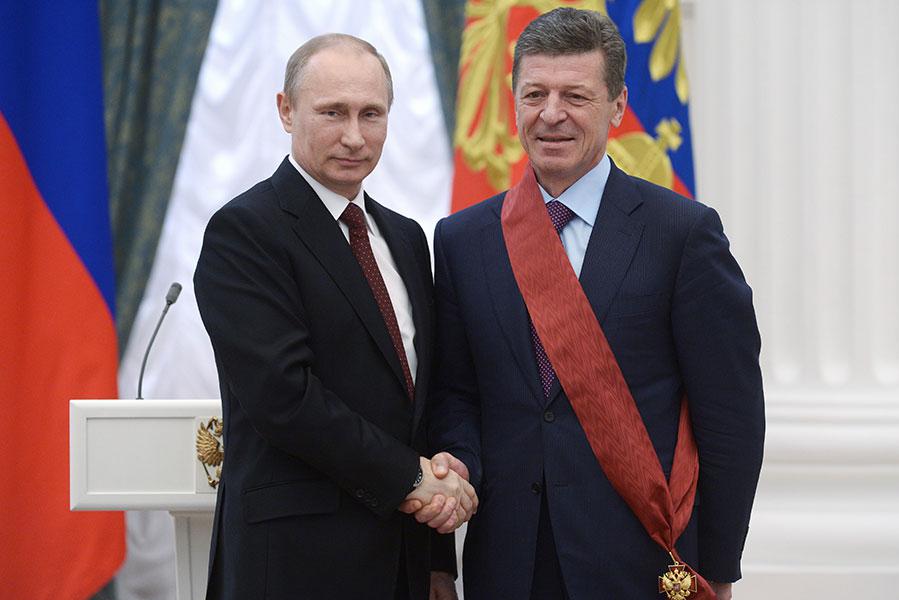 Владимир Путин награждает Дмитрия Козака орденом &laquo;За заслуги перед Отечеством&raquo; I степени, 2014 год