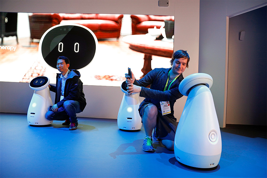 Bot Care от Samsung &mdash;&nbsp;&nbsp;это домашний робот &mdash; медицинский помощник, который отслеживает жизненные показатели человека, дает советы о физической активности и позволяет связаться со своими близкими или скорой помощью