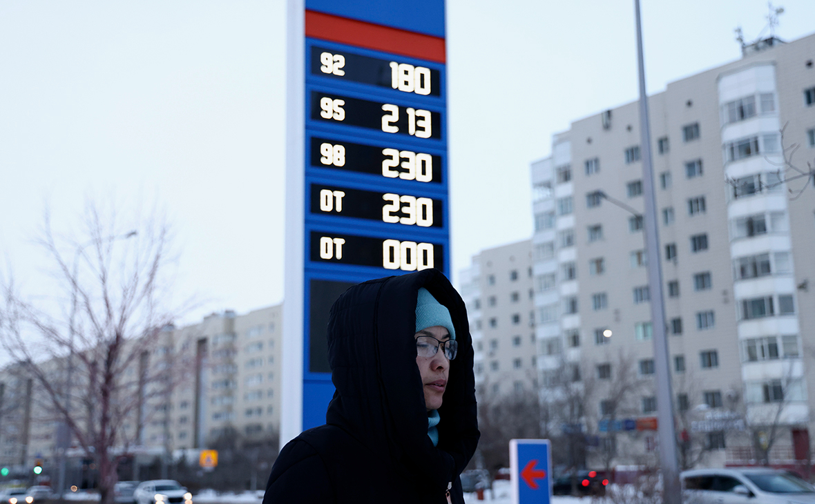 Власти Казахстана снизили цены на топливо на полгода"/>













