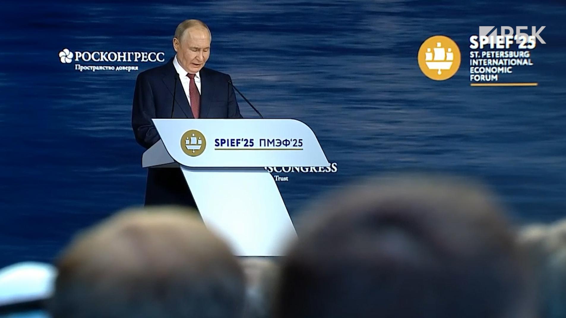 Путин призвал к донастройке законов о труде из-за нового уклада