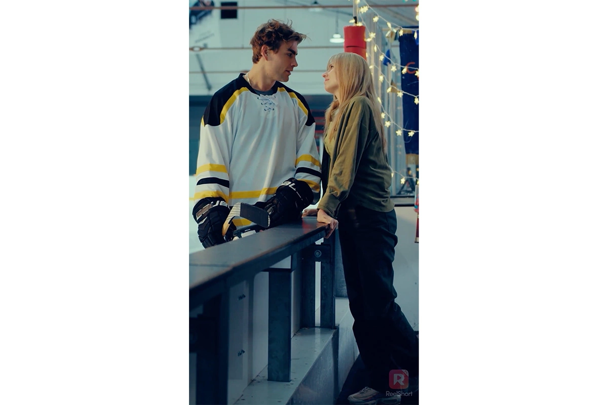 Кадр из сериала «Пробивая лед»