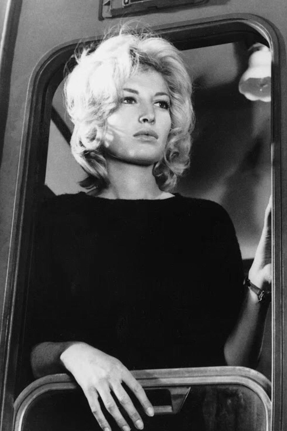 Моника Витти в фильме&nbsp;&laquo;Приключение&raquo;