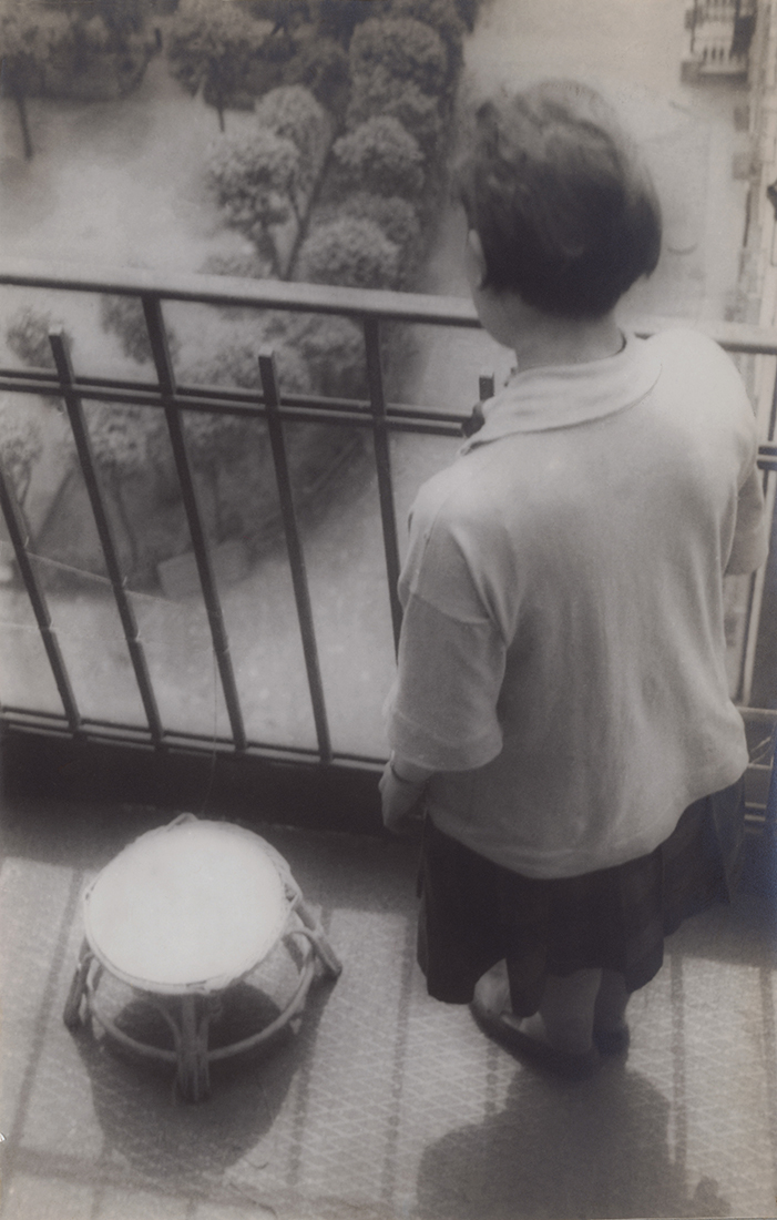 Александр Родченко. &laquo;Степанова на балконе&raquo;, 1928
